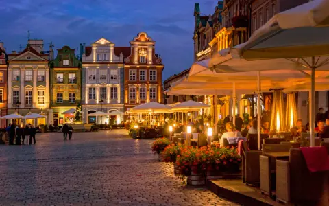 Poznań: Gdzie zjeść? Odkryj smaki miasta od klasyki po nowości!
