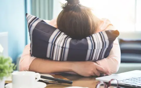 Ból głowy w 5 minut? Sprawdzone sposoby na natychmiastową ulgę