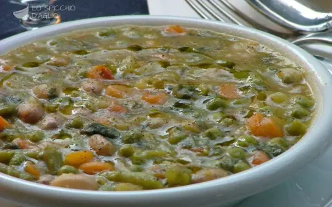 Minestra di Verdura: Calorie, Ingredienti e Ricette Light