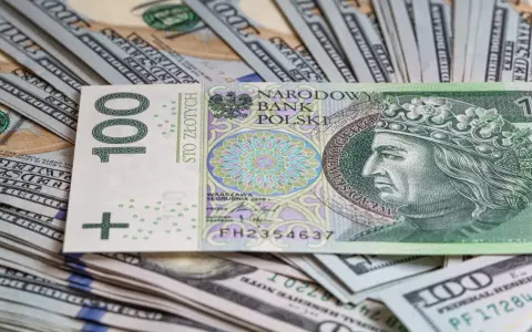 Limit gotówki w samolocie: 10 000 euro zgłoś lub zapłać!