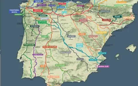 Mapa szlaków pielgrzymkowych do Santiago de Compostela. Widać szlaki: Francuski, Portugalski, Via de la Plata, Camino del Norte i inne.