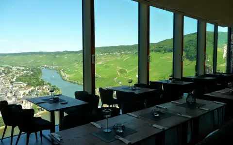 Bernkastel-Kues Restaurants: Mosel-Spezialitäten & Top-Tipps