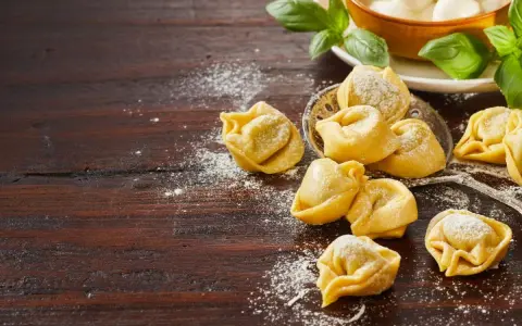 Z czym podać tortellini na obiad - smaki, które zachwycą każdego