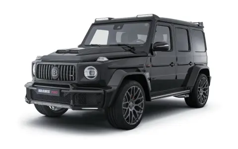 Czarny Mercedes Brabus 700 z agresywnym body kitem i dodatkowymi światłami na dachu.