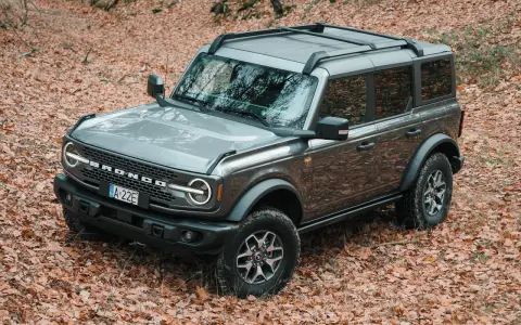 Jaki SUV w teren wybrać, aby uniknąć rozczarowania w trudnych warunkach?