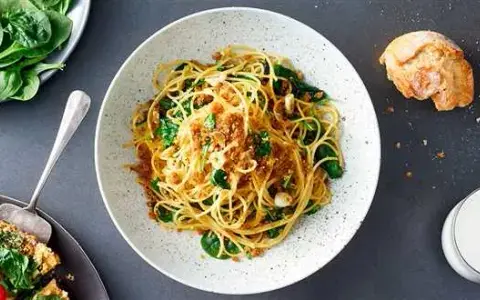 Jak wykorzystać makaron spaghetti: 10 kreatywnych przepisów na dania