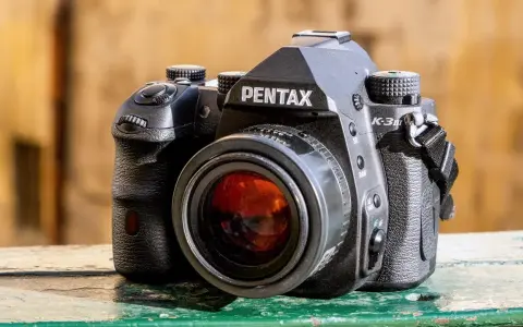 Pentax K-r w 2026: Czy ta lustrzanka ma jeszcze sens? Poradnik.