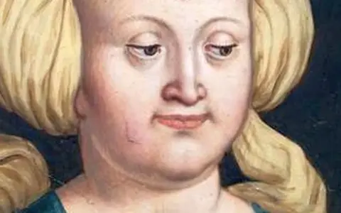 Portret Elżbiety Rakuszanki, która z dumą spogląda na swoich wnuków. Jej blond włosy są upięte w charakterystyczne koki.