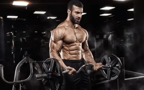 Sekrety potężnych bicepsów: Jak trenować dla maksymalnego wzrostu?