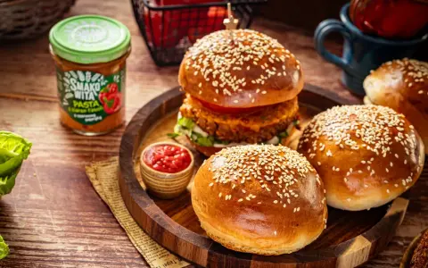 Jak upiec bułki do hamburgerów, aby były miękkie i puszyste