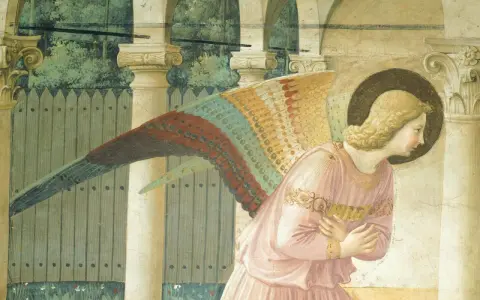 Ange aux ailes colorées, œuvre de Fra Angelico à Florence. Sa robe rose et son auréole céleste évoquent la douceur de la Renaissance.