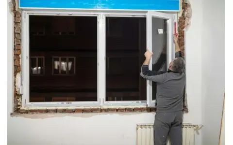 Jak montować listwy przyokienne bez błędów - krok po kroku