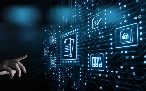 Digitale Schaltkreise mit Symbolen für Dokumente, Ordner und Sicherheit. Eine Hand berührt die Anzeige, die eine dateitypen liste darstellt.