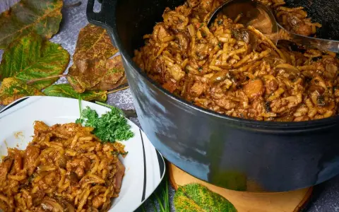 Herzhaftes Gericht aus dem Dutch Oven, perfekt für Kinder. Ein leckeres Dutch Oven Rezept, das Groß und Klein schmeckt.