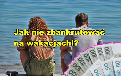 Para siedząca nad wodą, z pieniędzmi w ręku.