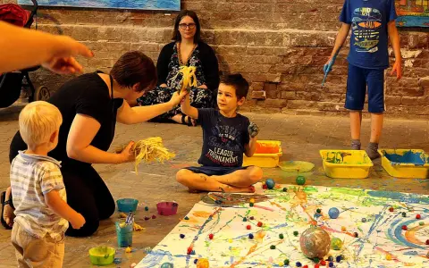 Zabawa dziecka w spektrum autyzmu: Zrozum, wspieraj, buduj więź