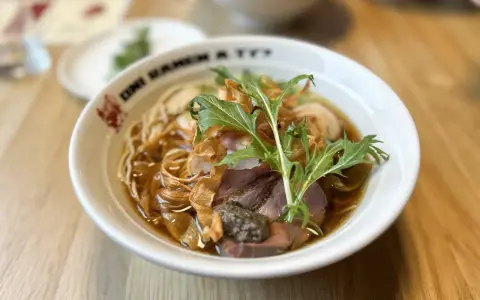 Ramen w Polsce: Ile zapłacisz w lokalu, a ile w domu?