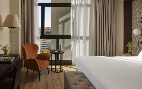 Hotel NH Central Convenciones Sevilla: Comodidad y Ubicación Ideal