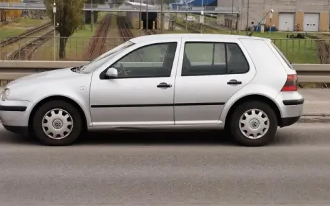 Golf 4 pojemność baku: 55L, 62L? Ile naprawdę zatankujesz?