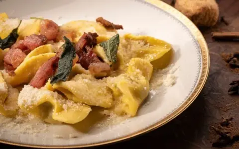 Jedzenie w Bergamo: Od Casoncelli po Aperitivo. Gdzie zjeść?