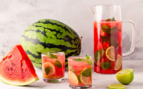 Orzeźwiający napój z arbuza: przepis na zdrowy letni drink