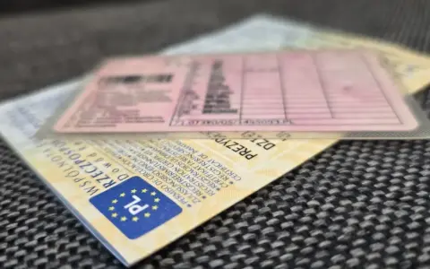 Polskie prawo jazdy i dowód rejestracyjny. Wygodna wymiana prawa jazdy online to przyszłość.
