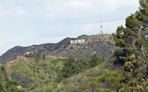 Gdzie jest napis Hollywood? Odkryj najlepsze miejsca na widok