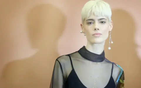 Haare selber blondieren: Sicher zum Wunschblond Expertin verrät Tricks