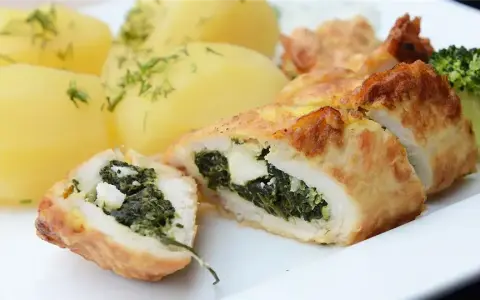 Czym faszerować roladki z kurczaka? Odkryj pyszne pomysły na nadzienie