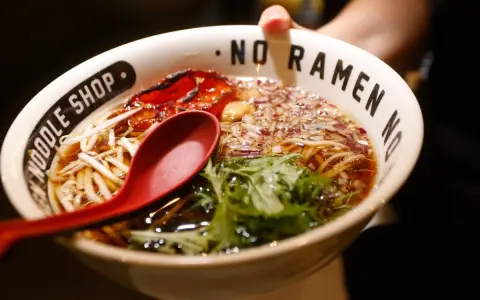Jak zrobić ramen w domu? Prosty przewodnik po składnikach i przepisach