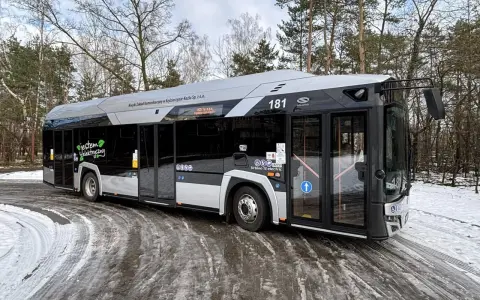 Nowy autobus elektryczny MZK Kędzierzyn-Koźle, linia 181, gotowy do jazdy. Sprawdź rozkład jazdy mzk kędzierzyn koźle!