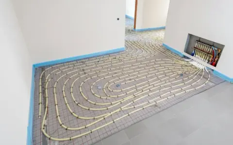 Rozdzielacz CO w instalacji ogrzewania podłogowego
