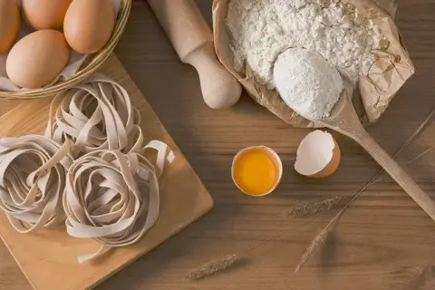 Czym zastąpić mąkę ryżową w kimchi? Sprawdzone zamienniki!