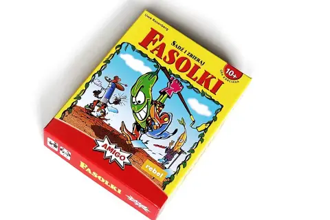Pudełko gry karcianej "FASOLKI" z zabawnymi, antropomorficznymi warzywami w akcji.