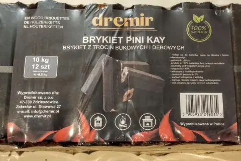 Brykiet do palenia w kominku, 10 kg, 12 sztuk, z trocin bukowych i dębowych. 100% naturalny, wyprodukowano w Polsce.