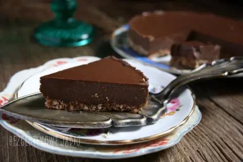 Jak upiec ciasto bez glutenu i laktozy? 5 przepisów i porady eksperta