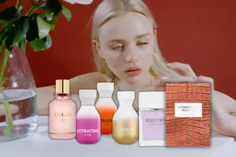 Mujer rubia con perfumes. Se busca la ikiru mercadona equivalencia en estas fragancias.