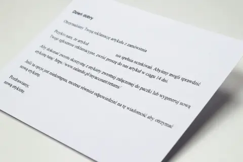 Zalando reklamacja: otrzymaliśmy Twoje zgłoszenie. Aby dokonać zwrotu, skorzystaj z etykiety lub wygeneruj nową na zalando.pl.