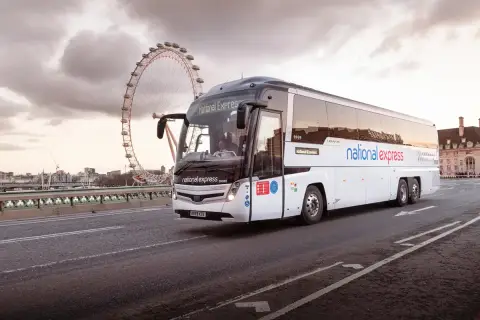 National Express Stansted: Skąd odjeżdża? Wybierz swój przystanek!