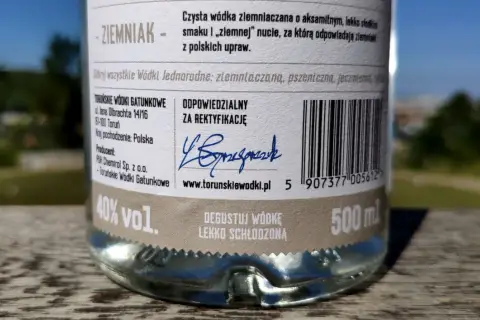 Wódka Toruńska Ziemniaczana, 40% vol., 500 ml. Aksamitna, lekko słodka nuta ziemniaków z polskich upraw.