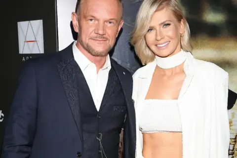 Cezary i Edyta Pazura pozują do zdjęcia.