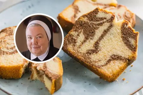 Pyszna babka na oleju siostry Anastazji, z charakterystycznym marmurkowym wzorem, wygląda apetycznie.