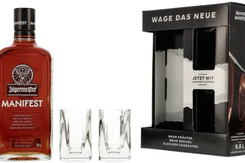 Zestaw Jägermeister Manifest: butelka 0,5l, dwa kieliszki i opakowanie z hasłem "WAGE DAS NEUE".