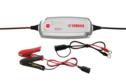 Ładowarka Yamaha do akumulatorów 12V. Sprawdź, ile amperów do ładowania akumulatora potrzebujesz, aby utrzymać go w idealnym stanie.
