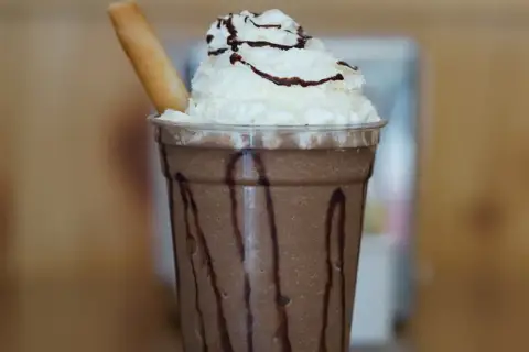 Kawa jak ze Starbucks w domu? Przepisy baristy na Twoje ulubione!