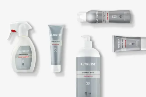 Kremy z filtrem SPF od Altruist – troska o skórę to prawdziwy altruizm. Zestaw zawiera spray, kremy i fluid.