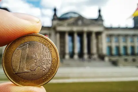 Ile zarabia dekarz w Niemczech? Zaskakujące fakty o wynagrodzeniach