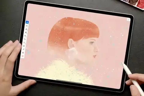 Portret kobiety z rudymi włosami, tworzony w aplikacji **Adobe Fresco**. Delikatne pociągnięcia pędzlem i pastelowe kolory.