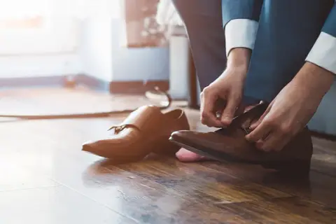 Monki: jak nosić te buty z klamrami? Porady stylistki