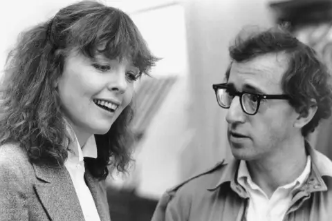 Diane Keaton i Woody Allen, jej ówczesny mąż, w scenie z filmu.